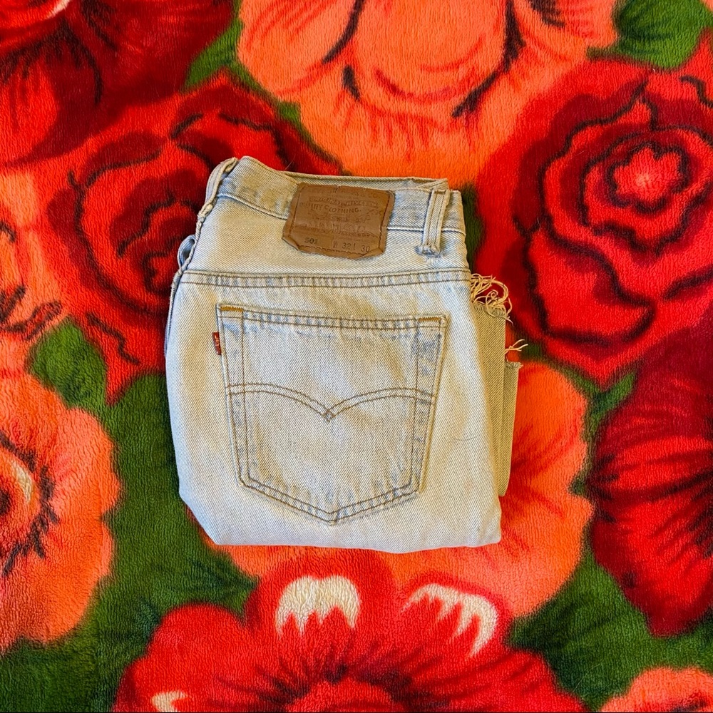 Vintage Levi’s 501 Tapered Jeans - light wash